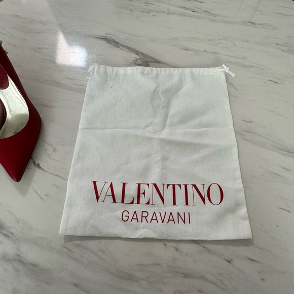 Beautiful Valentino Pump! Definitely the statement piece you need! - Picture 6 of 7